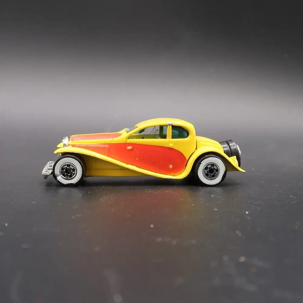 Hot Wheels Roadsters Diecast Cars Set of 3 1:64 Scale Art Deco Streamline 1980s